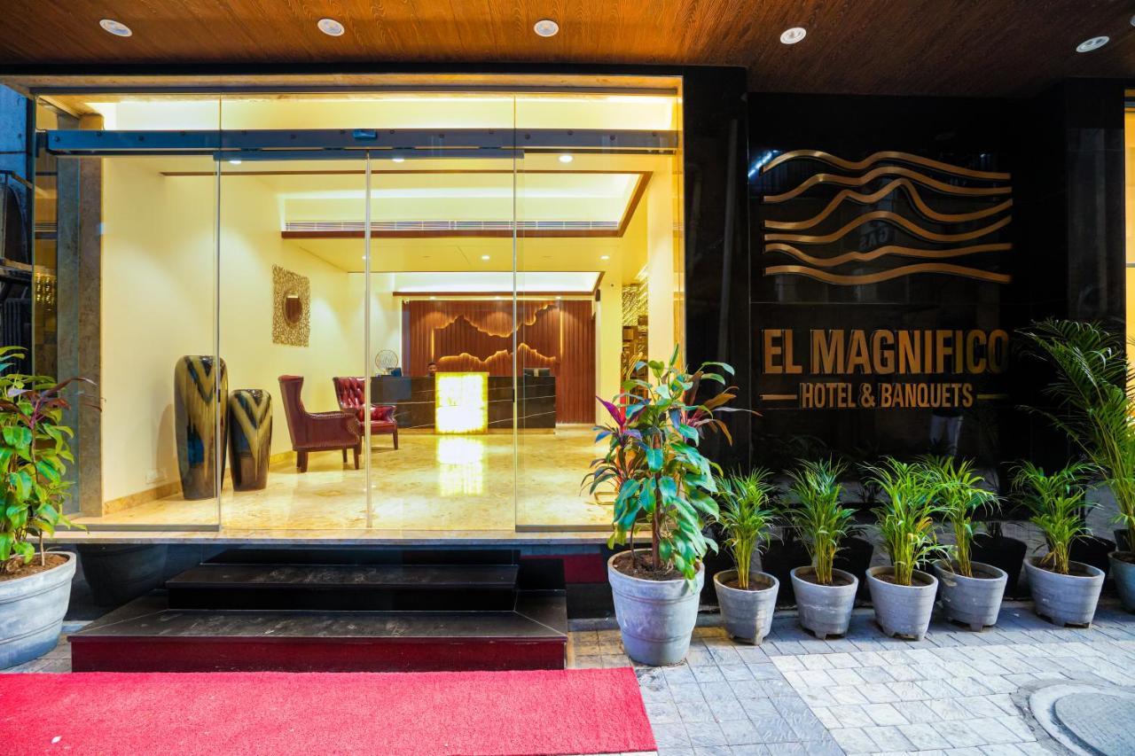 Hotel El Magnifico Surat Exteriör bild