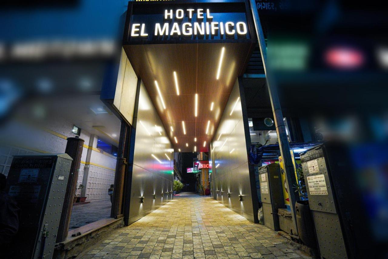 Hotel El Magnifico Surat Exteriör bild